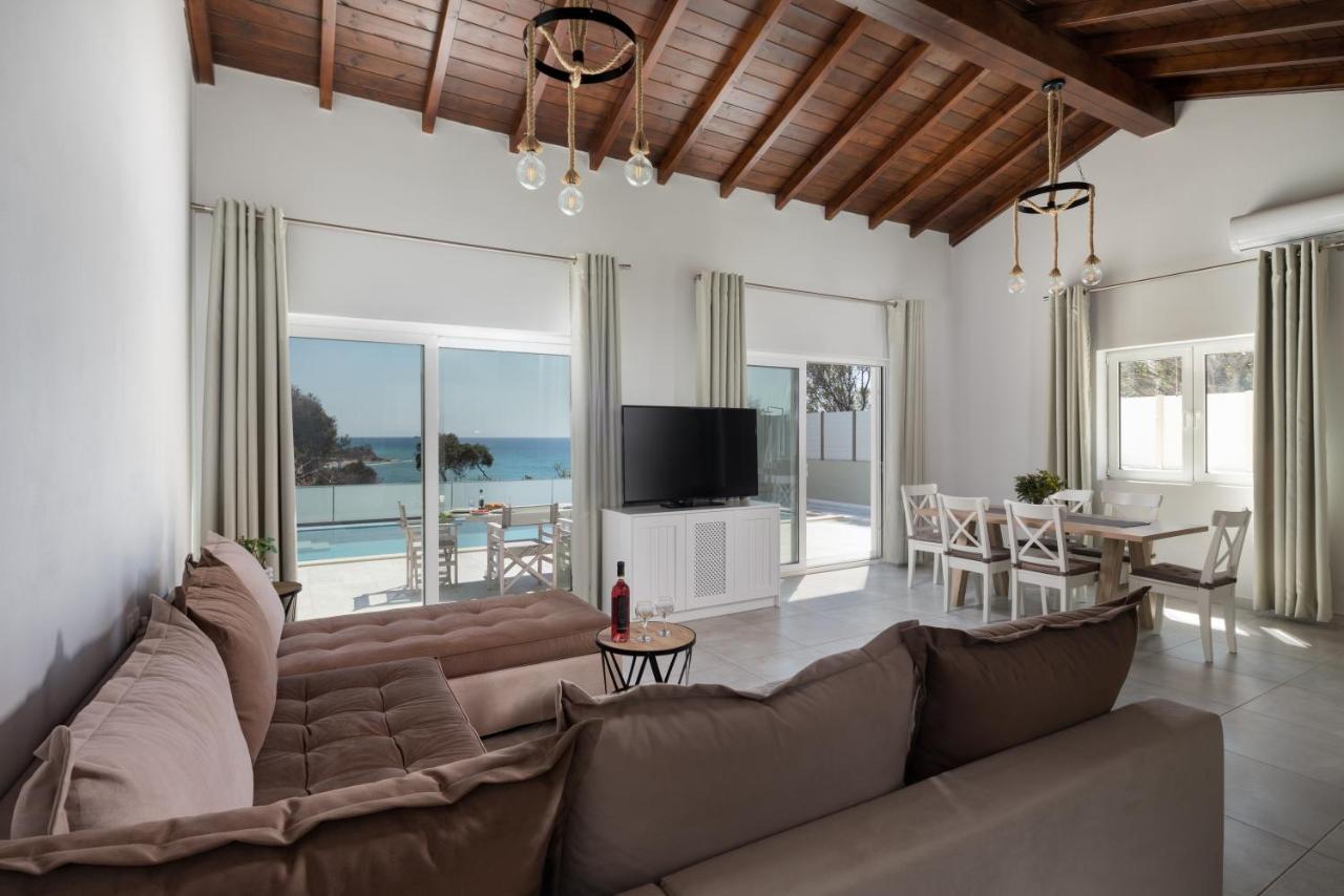 Alonaki Bay Villa *