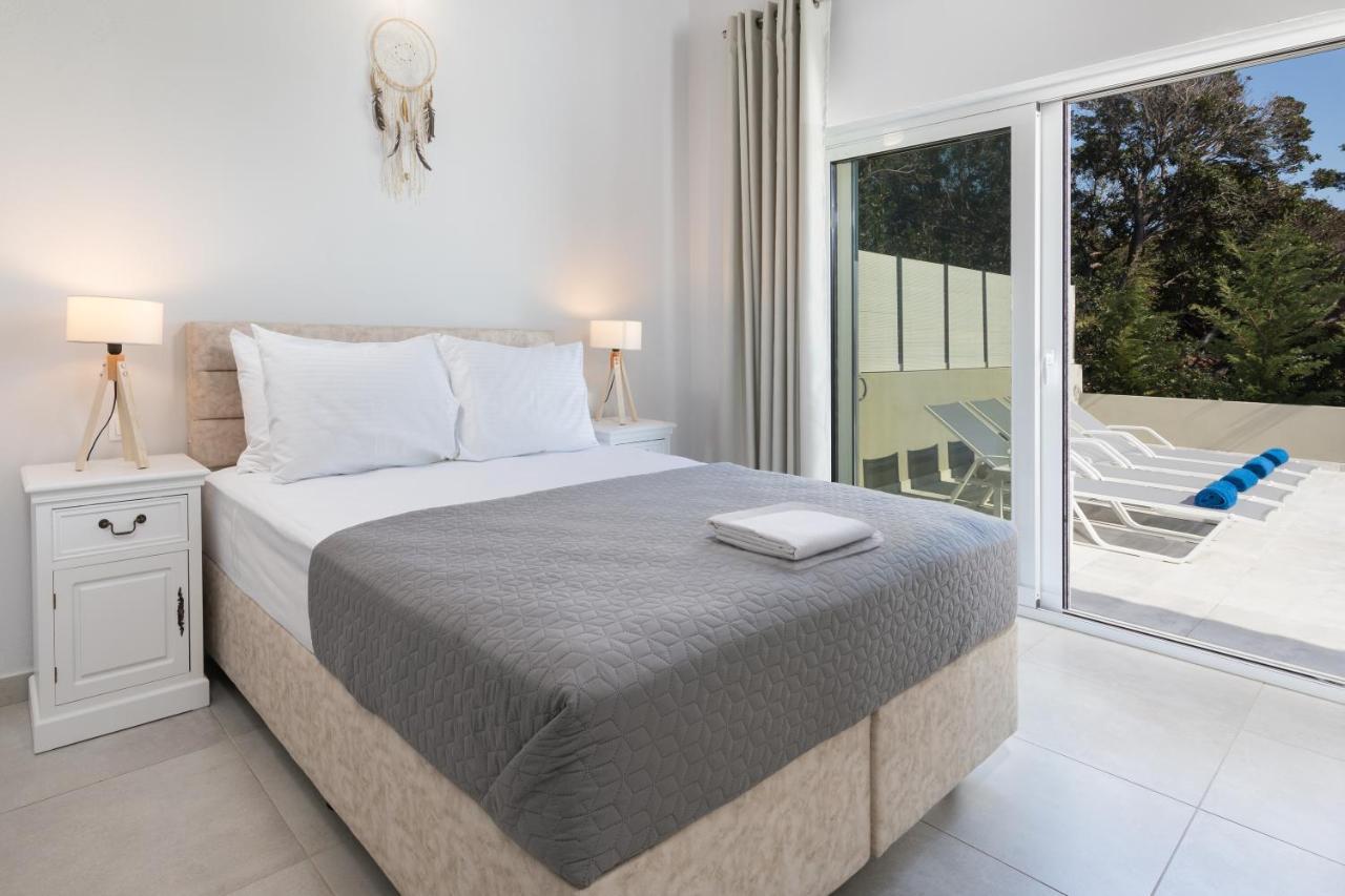 Villa Alonaki Bay