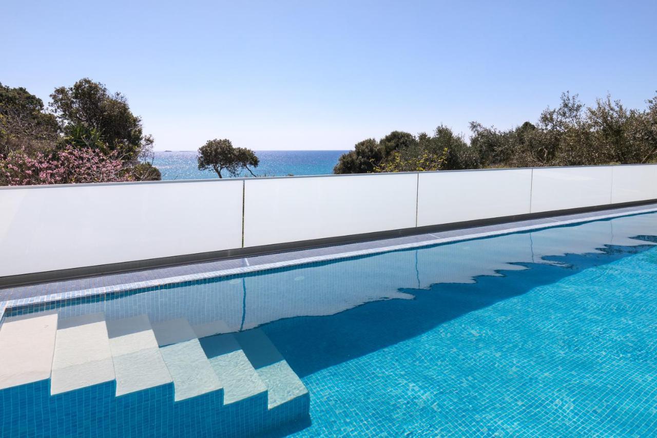 Alonaki Bay Villa